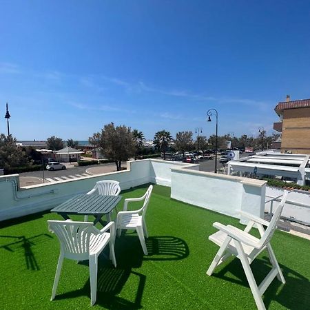 Villa Pisola Fiumicino Airport - Seafront エクステリア 写真